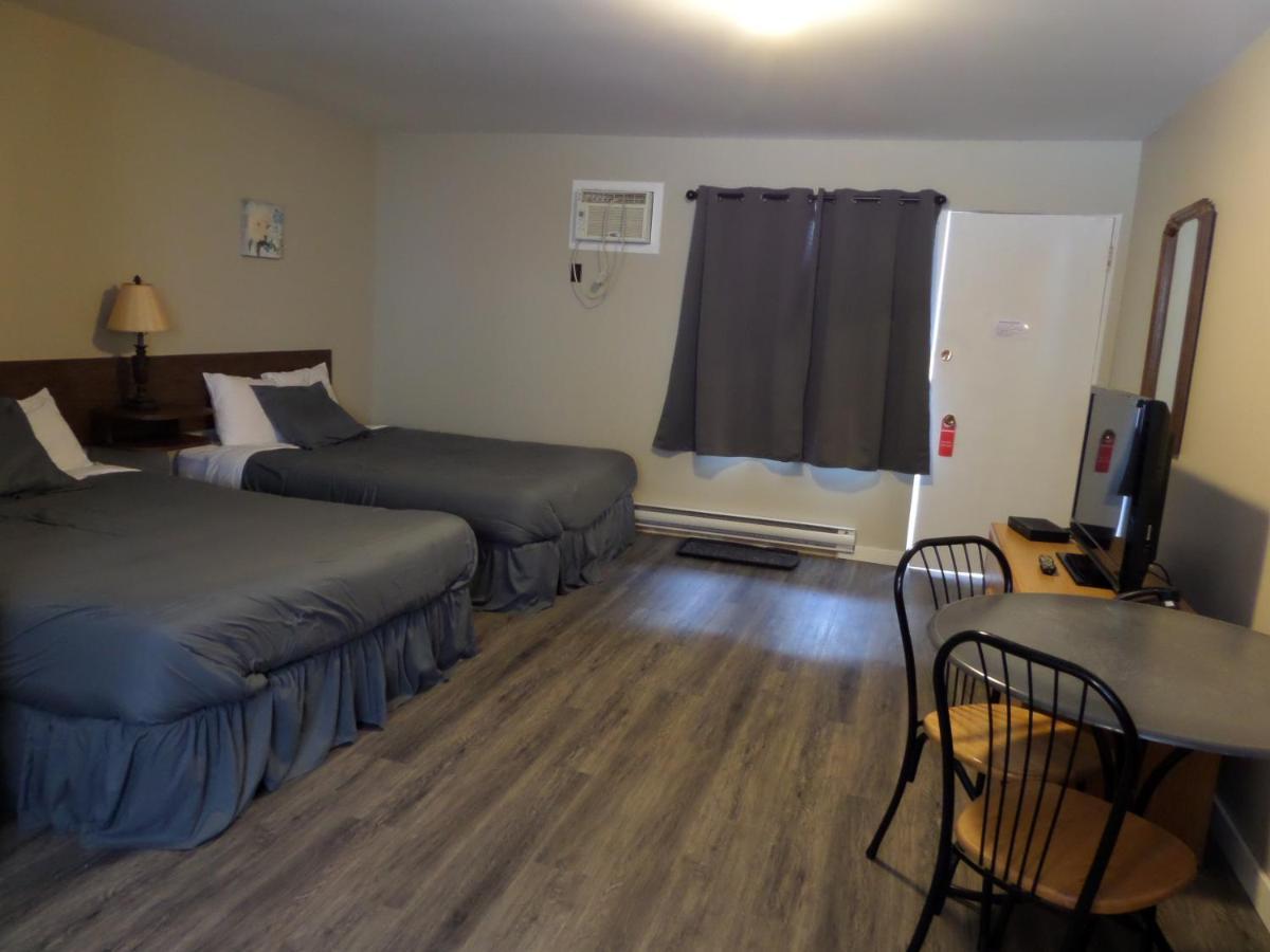 Ray Lyn Motel Trail Экстерьер фото